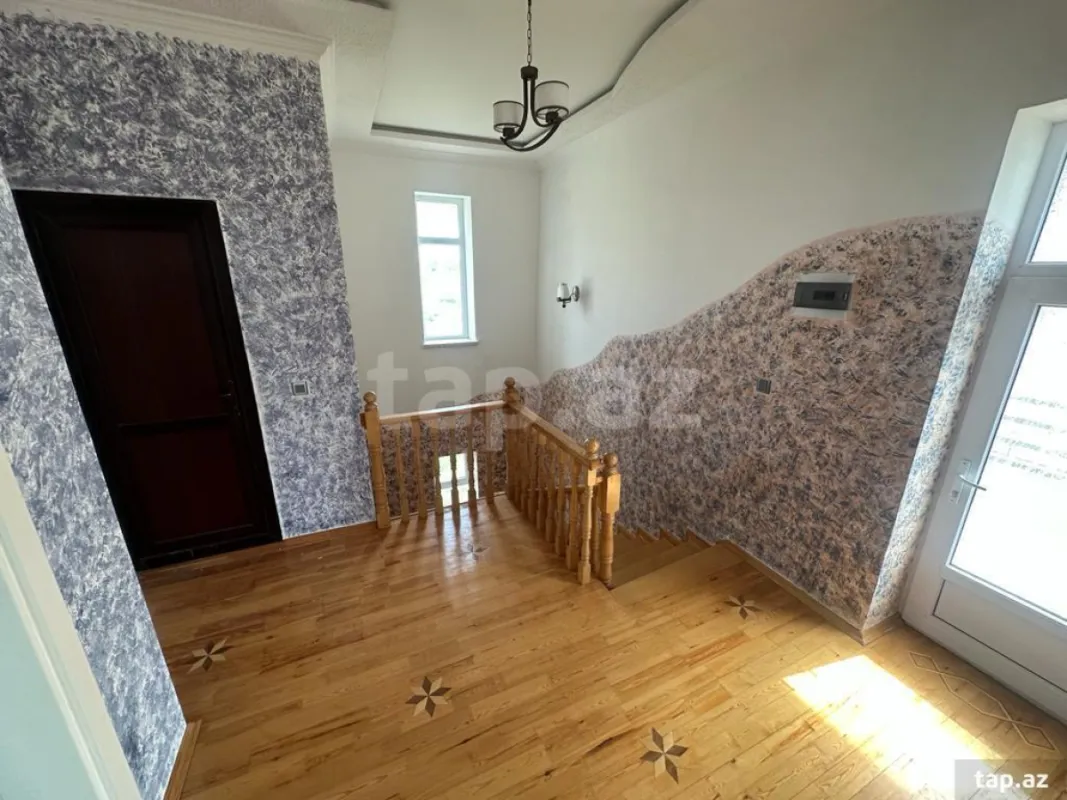 Satılır 5 otaqlı həyət evi 160 m²