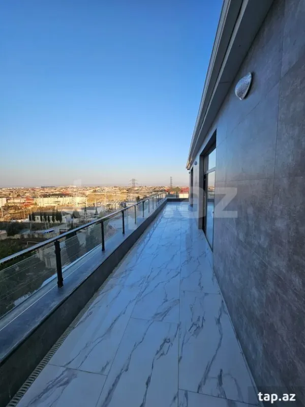 Satılır 9 otaqlı həyət evi