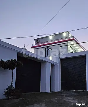 Satılır 9 otaqlı həyət evi