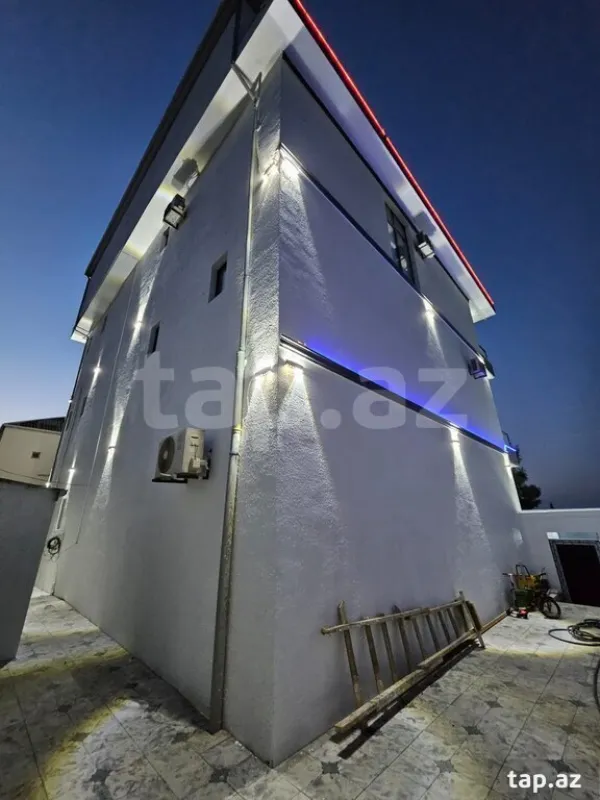 Satılır 9 otaqlı həyət evi