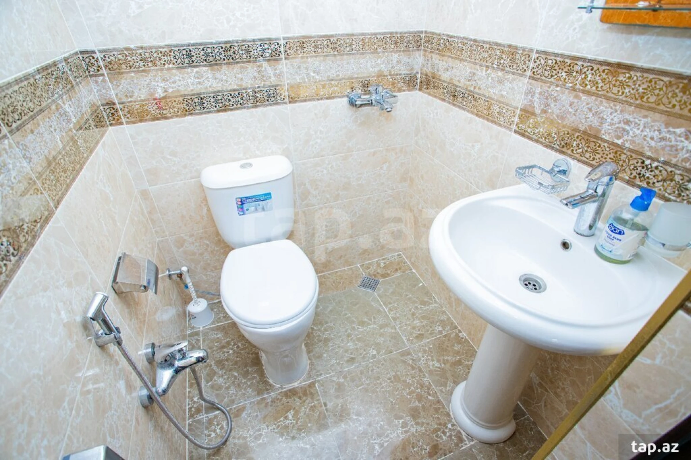 Kirayə verilir 3 otaqlı həyət evi