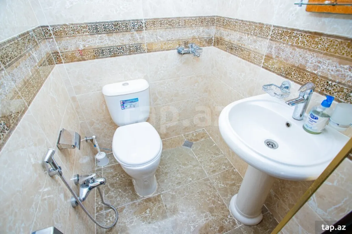 Kirayə verilir 3 otaqlı həyət evi