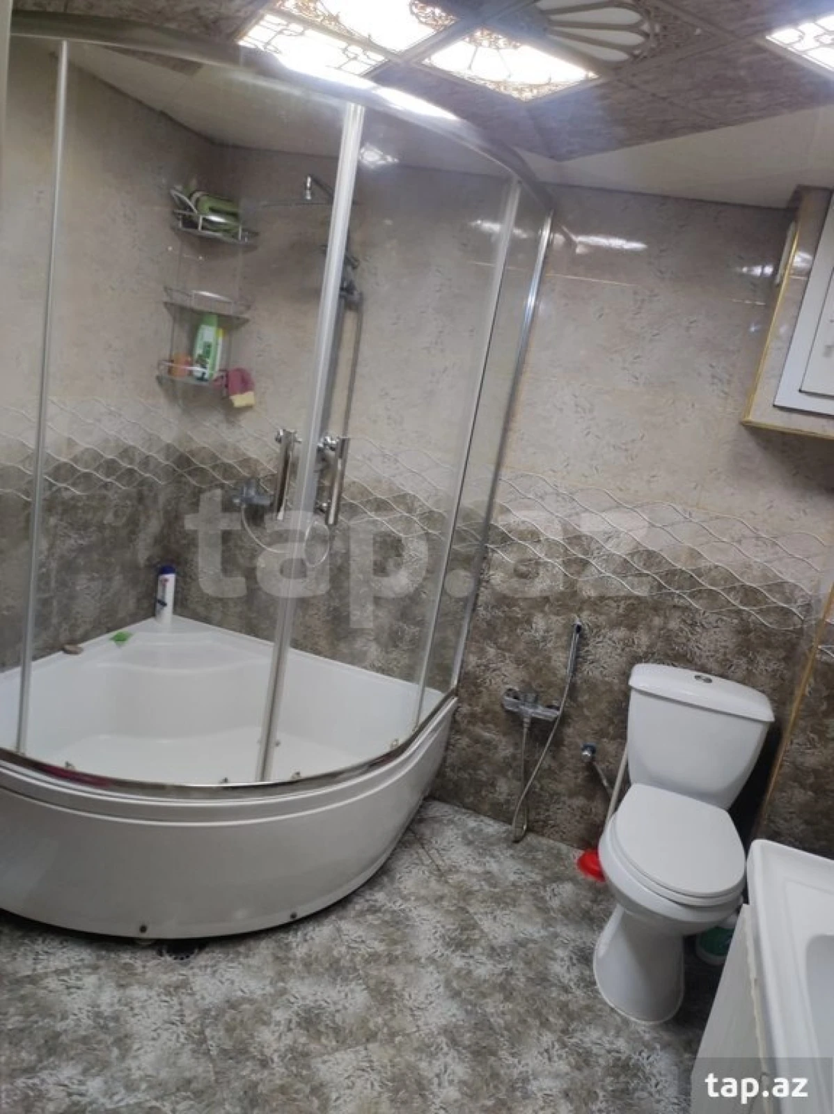 Satılır 8 otaqlı həyət evi