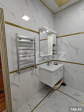 Satılır 8 otaqlı həyət evi