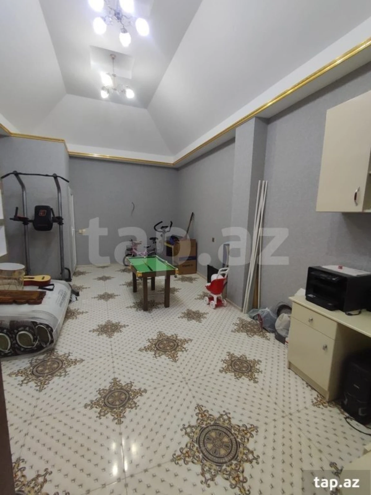 Satılır 8 otaqlı həyət evi