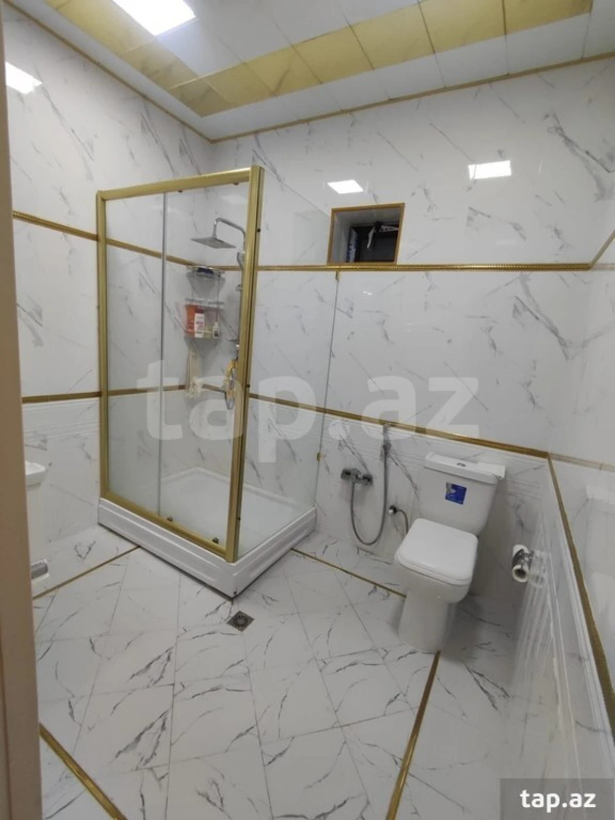 Satılır 8 otaqlı həyət evi