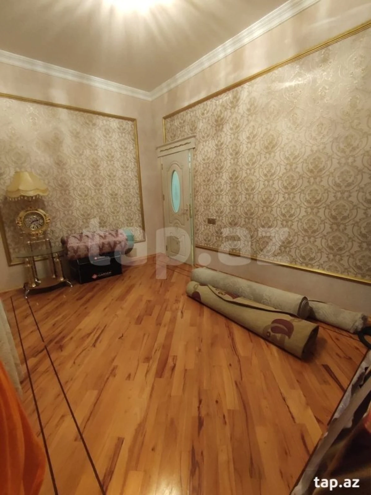 Satılır 8 otaqlı həyət evi