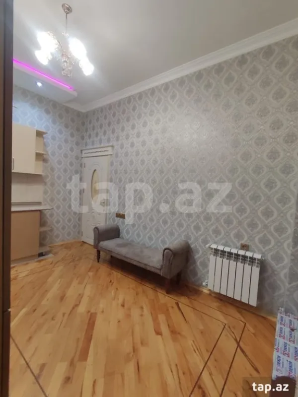 Satılır 8 otaqlı həyət evi