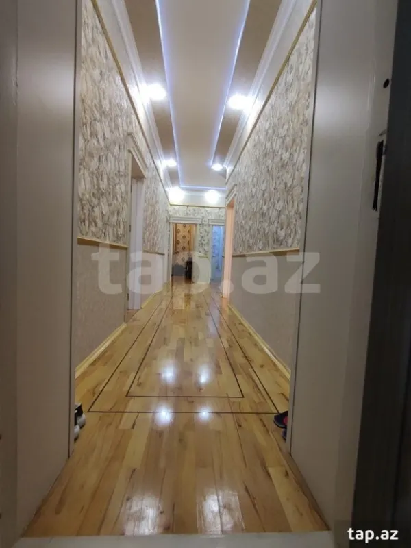 Satılır 8 otaqlı həyət evi