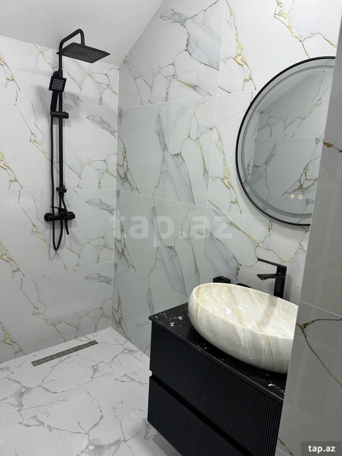 Kirayə verilir 5 otaqlı həyət evi