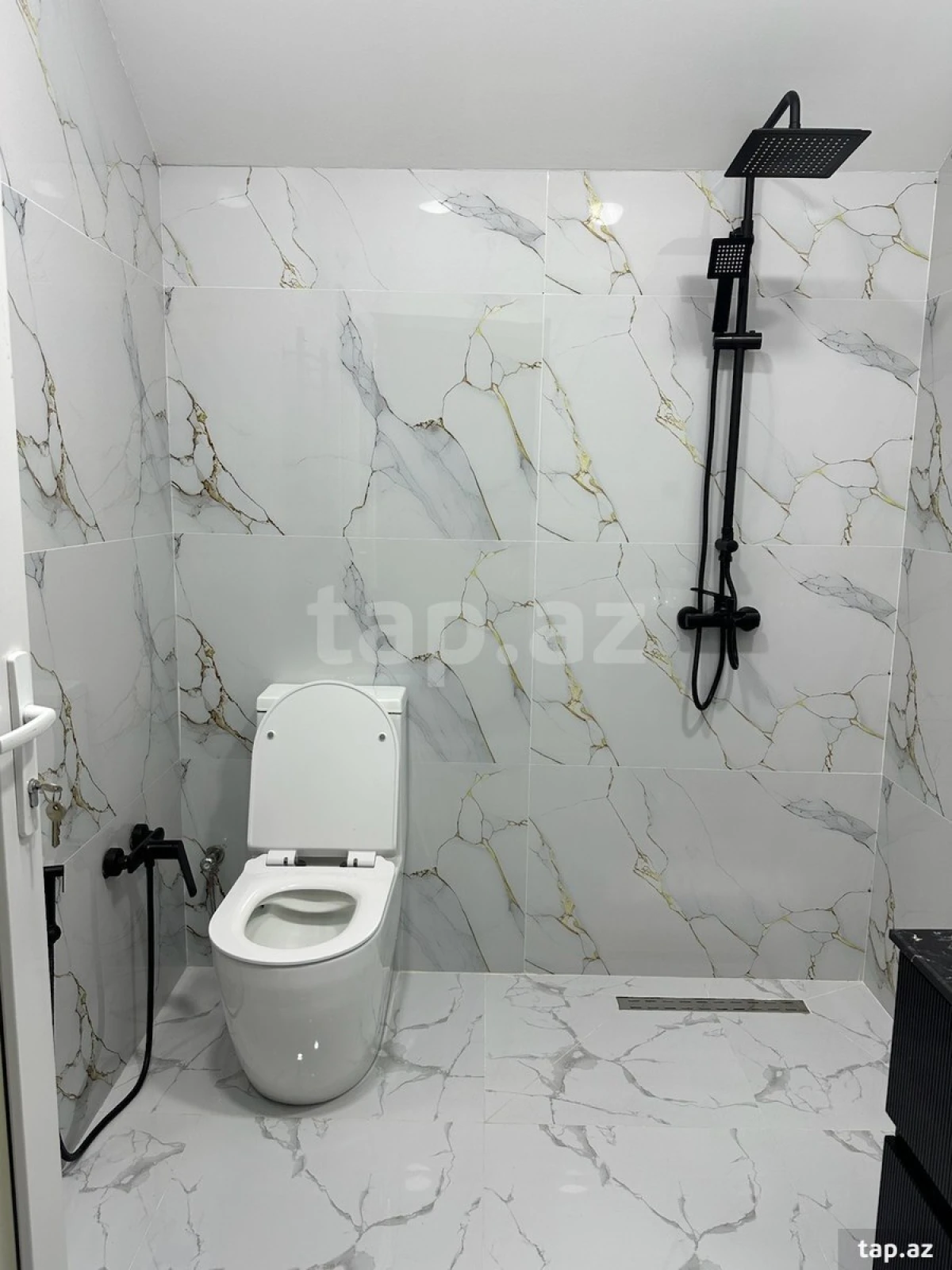 Kirayə verilir 5 otaqlı həyət evi