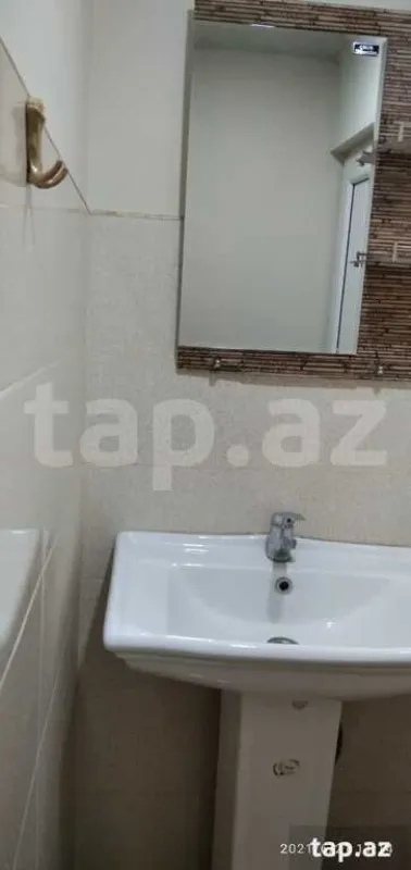 Kirayə verilir 3 otaqlı həyət evi