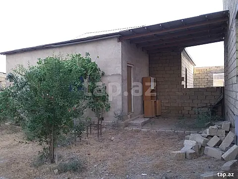 Satılır 4 otaqlı həyət evi