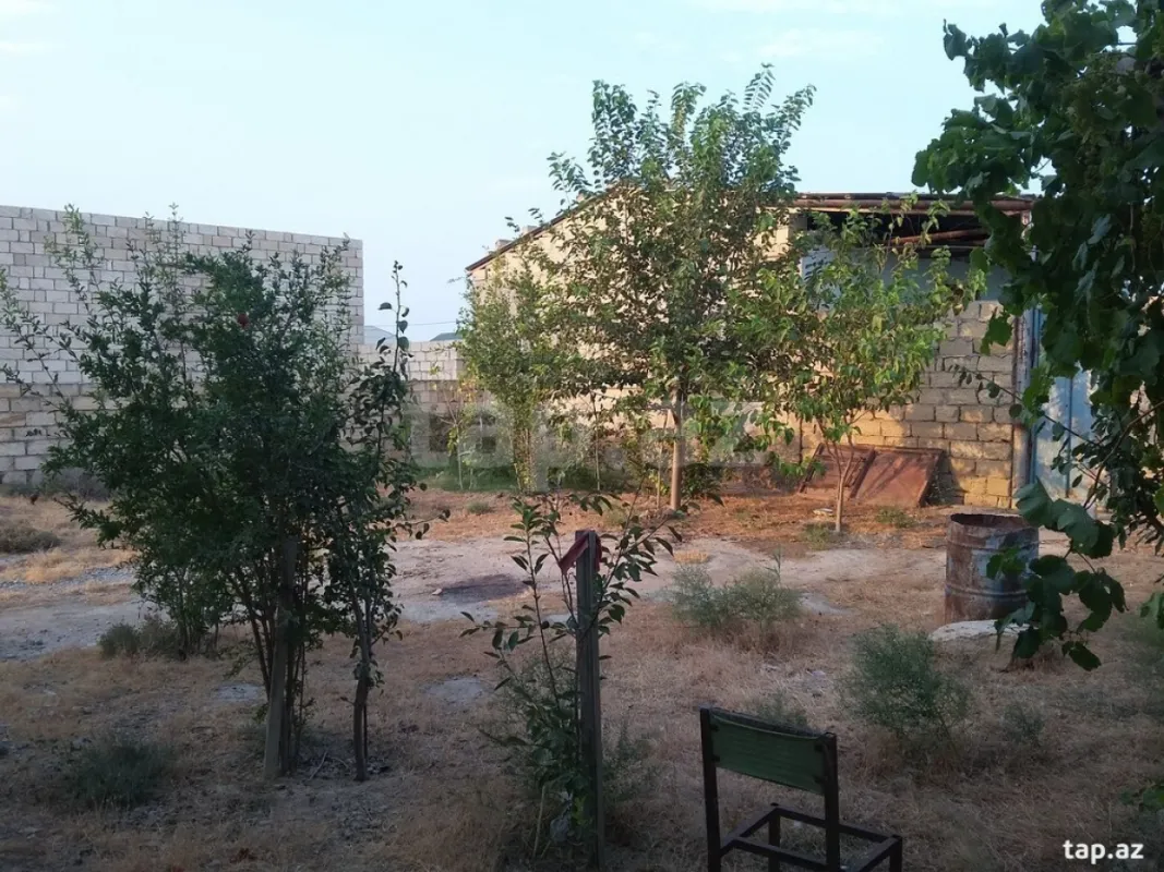 Satılır 4 otaqlı həyət evi