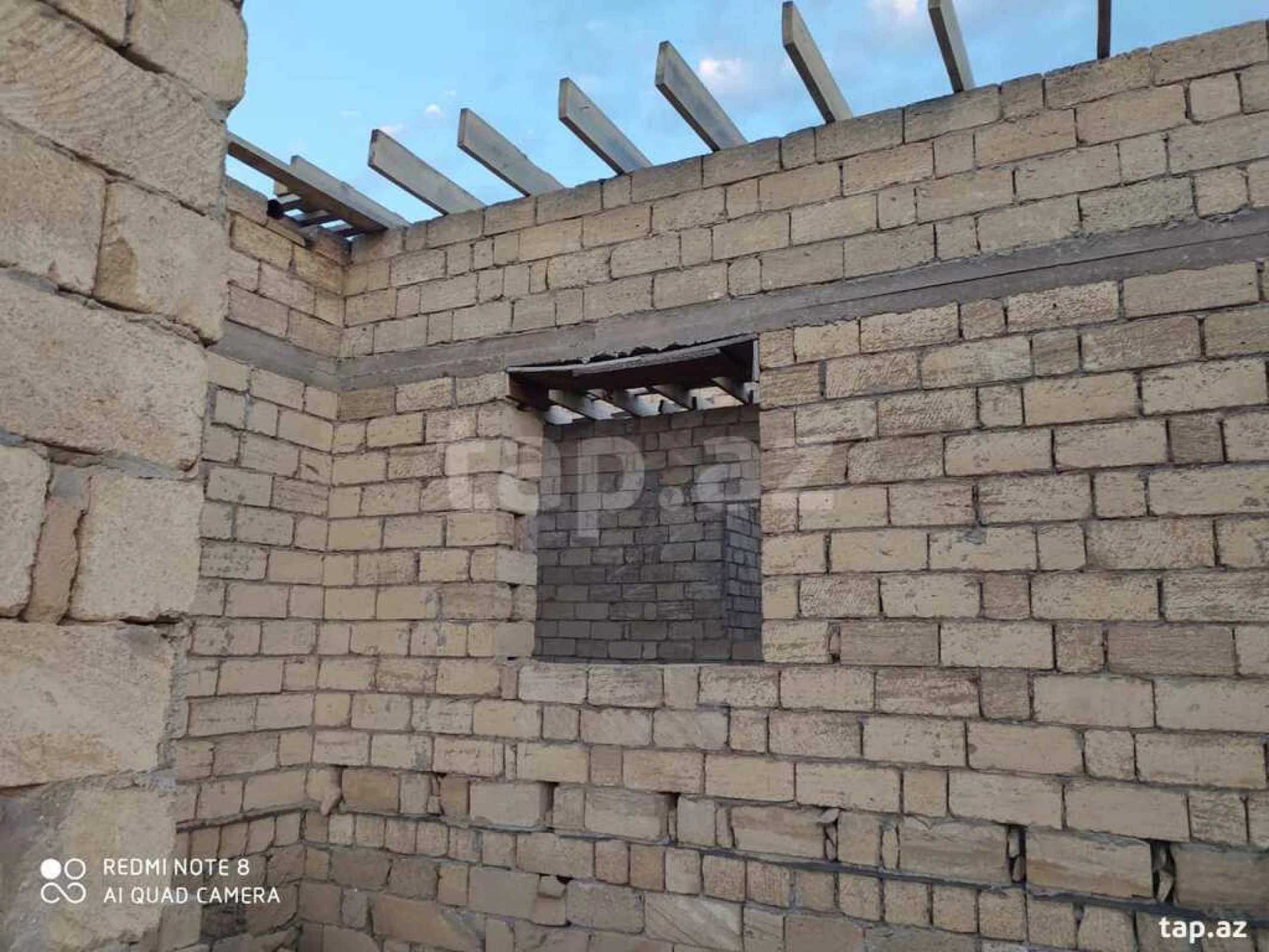 Satılır 4 otaqlı həyət evi