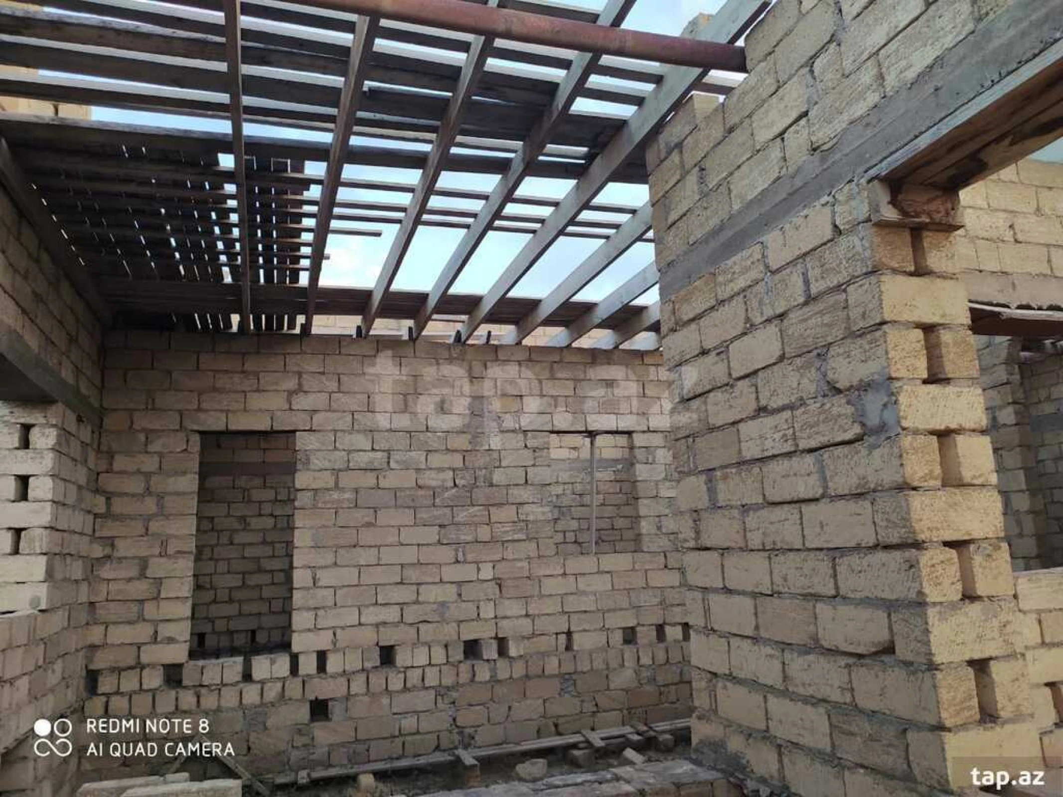 Satılır 4 otaqlı həyət evi