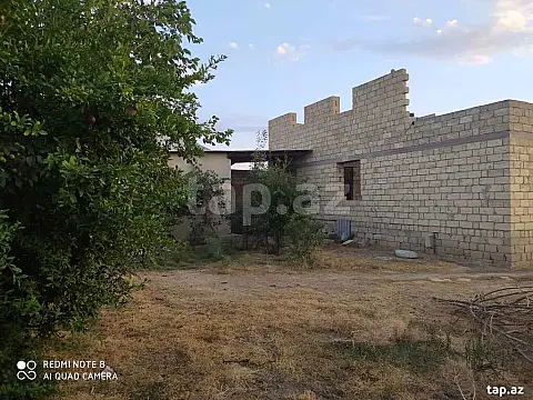 Satılır 4 otaqlı həyət evi