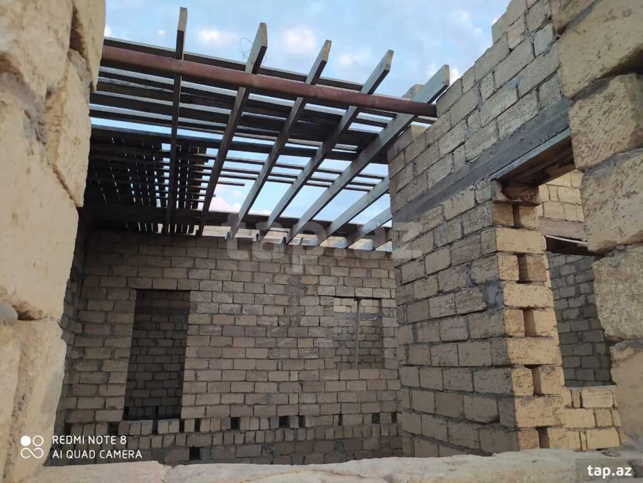 Satılır 4 otaqlı həyət evi