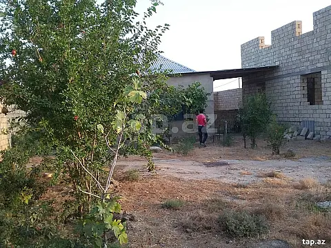 Satılır 4 otaqlı həyət evi