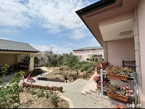 Satılır 7 otaqlı həyət evi 300 m² — Bakı 7 otaq 300.00 m²