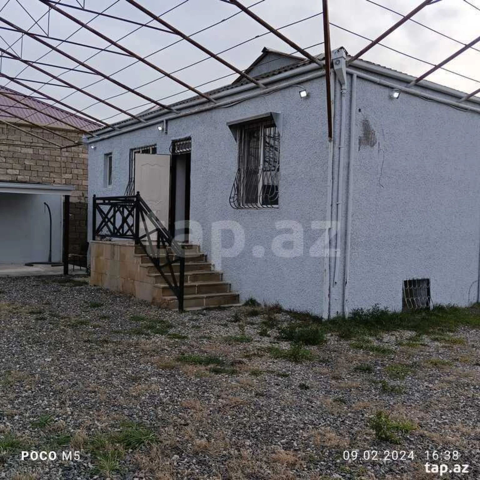 Satılır 4 otaqlı həyət evi