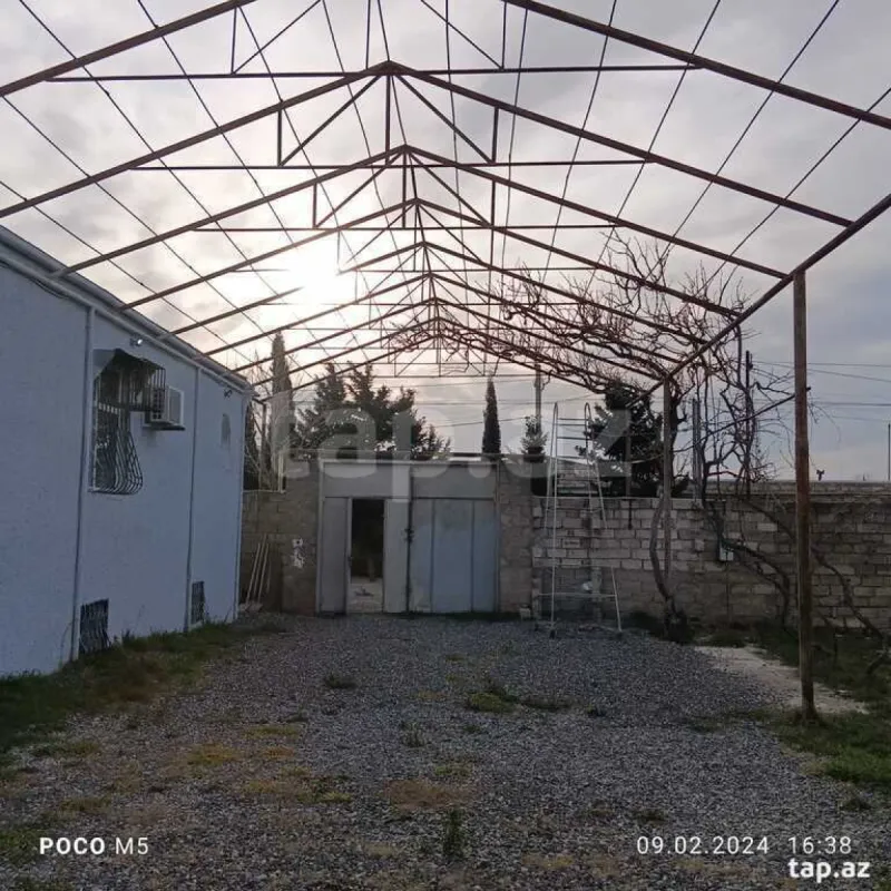 Satılır 4 otaqlı həyət evi