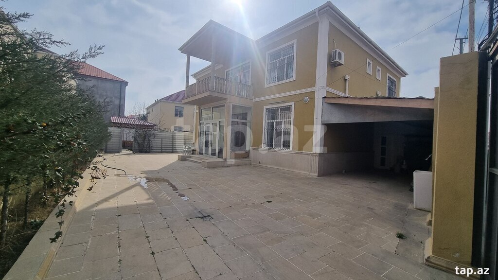 Satılır 6 otaqlı həyət evi 240 m²