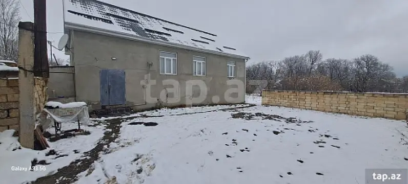 Satılır 5 otaqlı həyət evi
