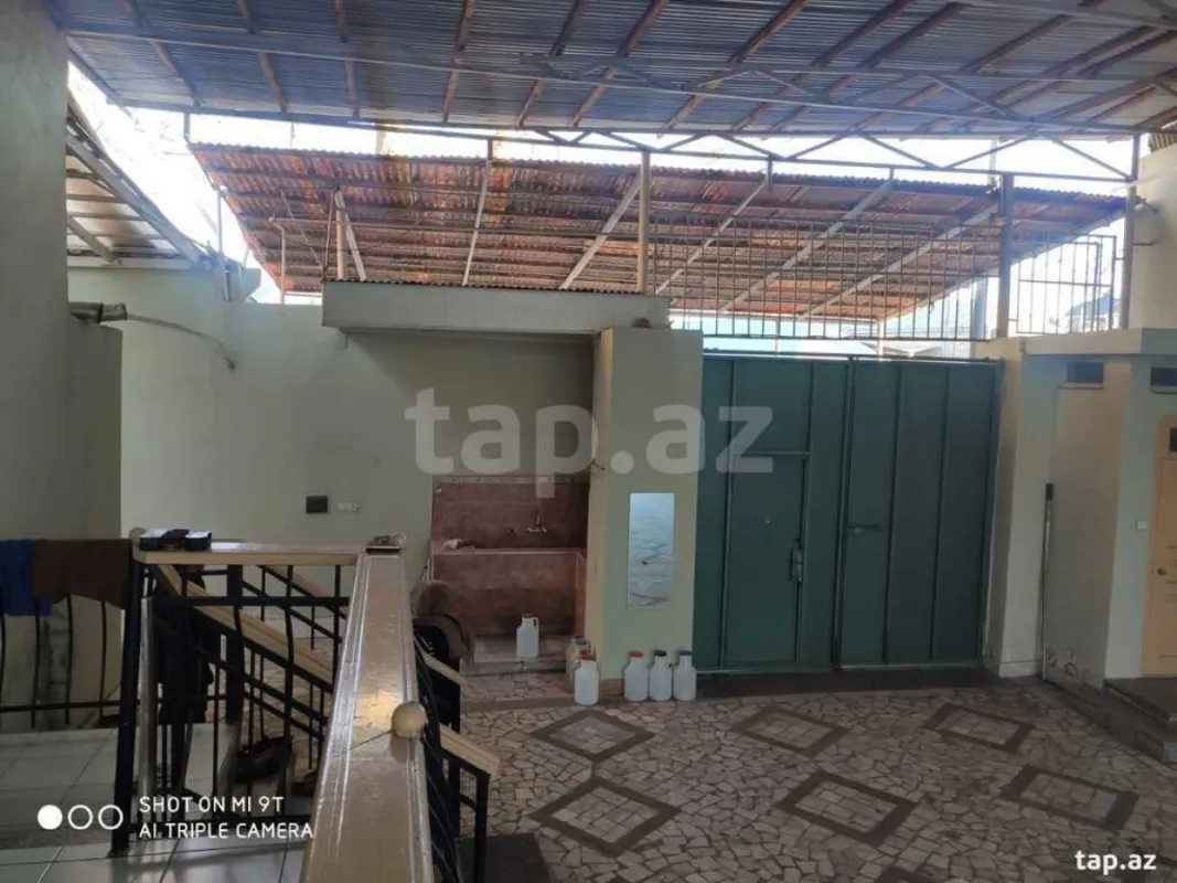 Satılır 4 otaqlı həyət evi