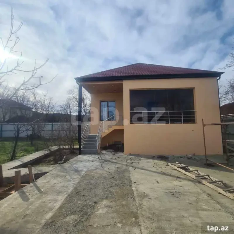 Kirayə verilir 4 otaqlı həyət evi 100 m²
