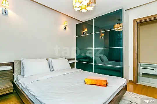 Kirayə verilir 3 otaqlı mənzil 130 m² — Bakı, Sahil qəs. 3 otaq 130.00 m²