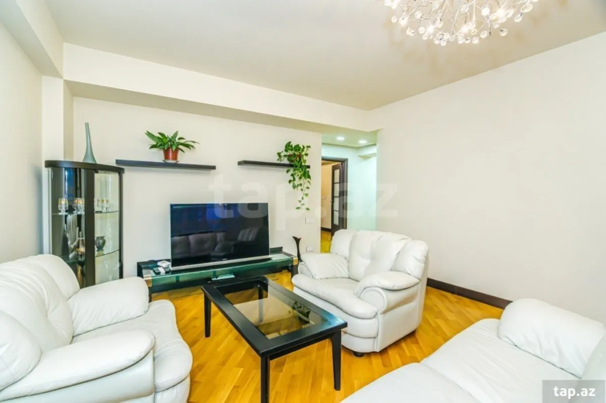 Kirayə verilir 3 otaqlı mənzil 110 m²