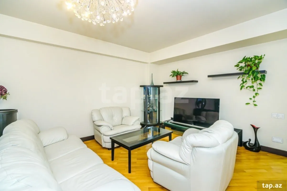 Kirayə verilir 3 otaqlı mənzil 110 m²