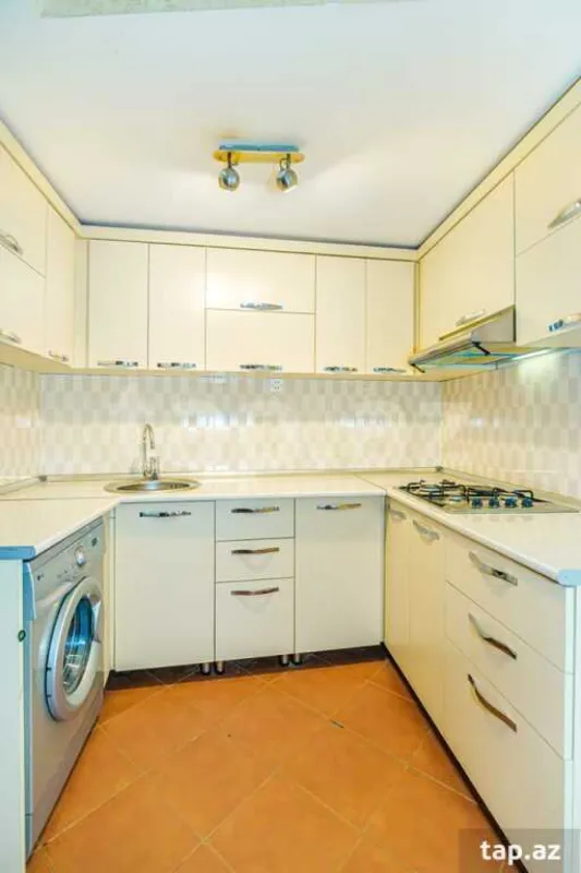 Kirayə verilir 2 otaqlı mənzil 80 m²