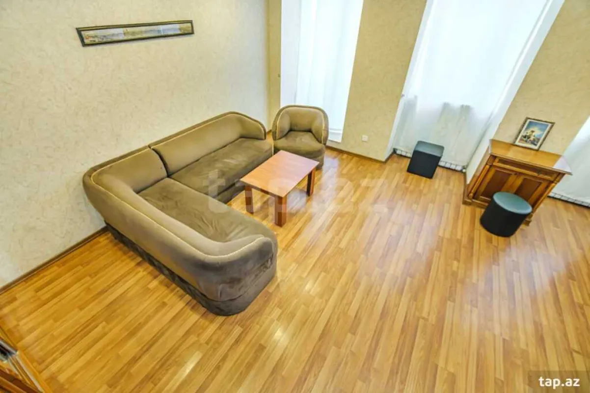 Kirayə verilir 2 otaqlı mənzil 80 m²