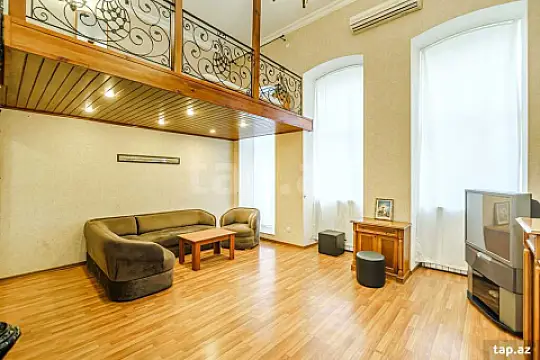 Kirayə verilir 2 otaqlı mənzil 80 m²