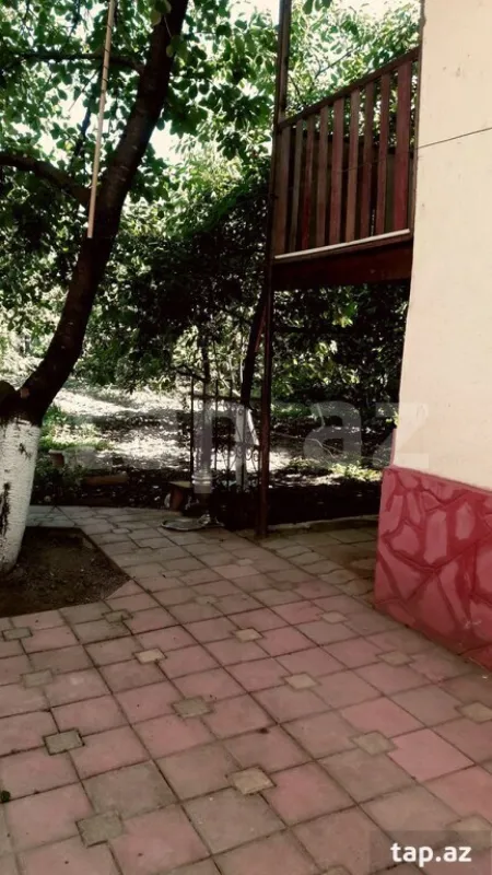 Satılır 4 otaqlı həyət evi