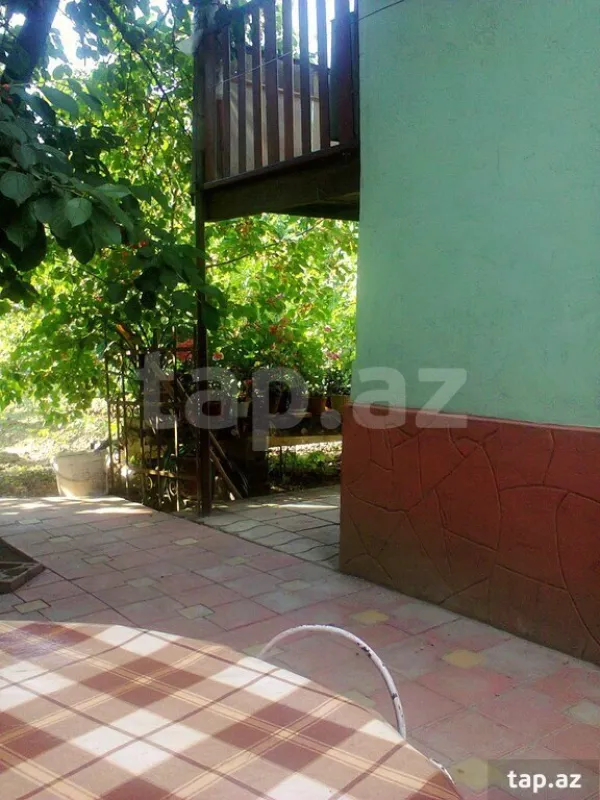 Satılır 4 otaqlı həyət evi