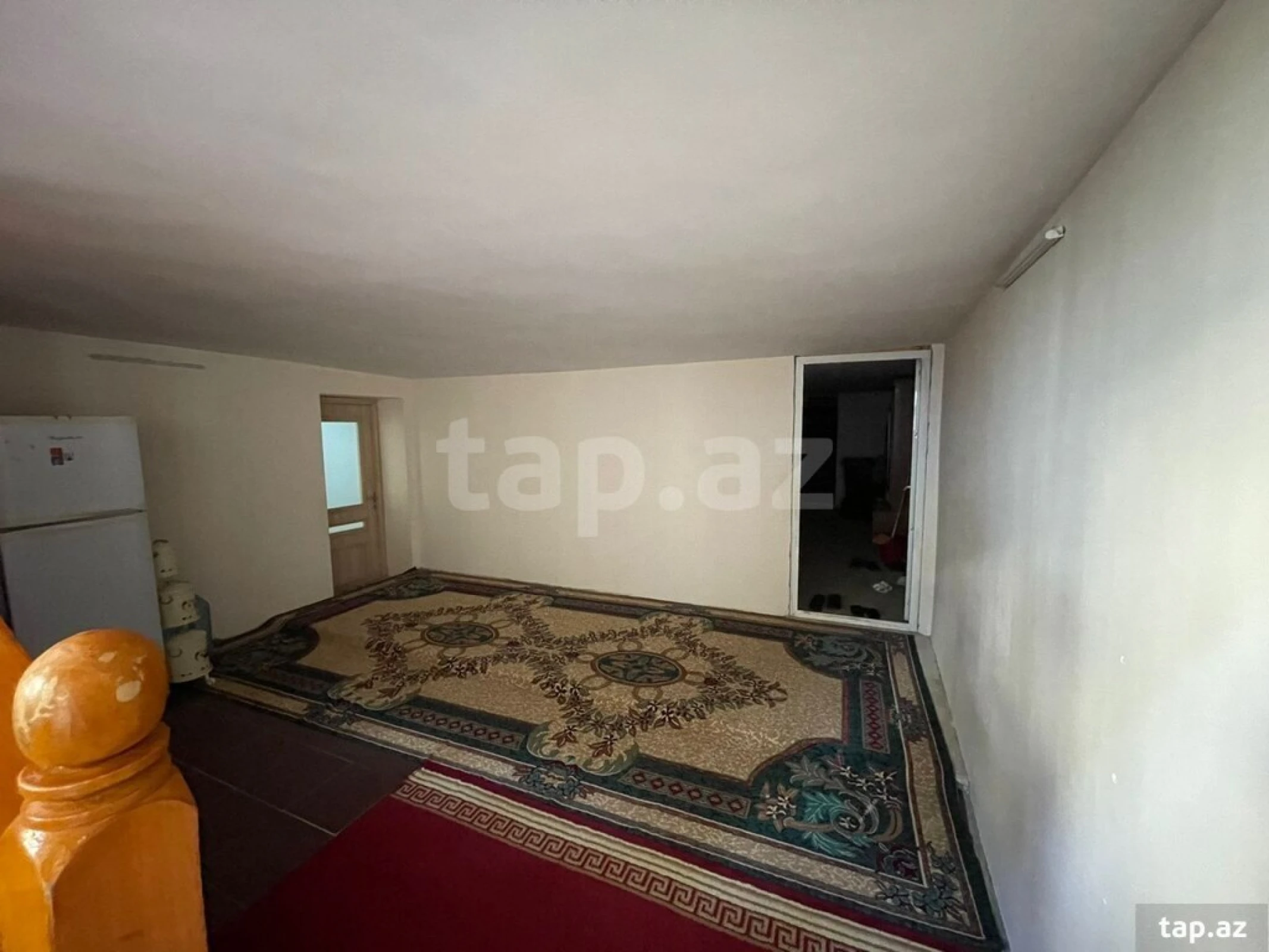 Satılır 9 otaqlı həyət evi 400 m²