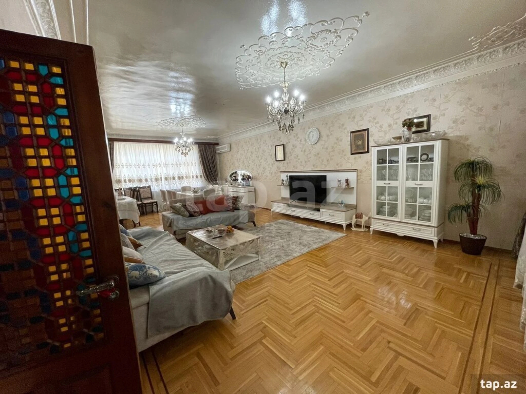 Satılır 9 otaqlı həyət evi 400 m²