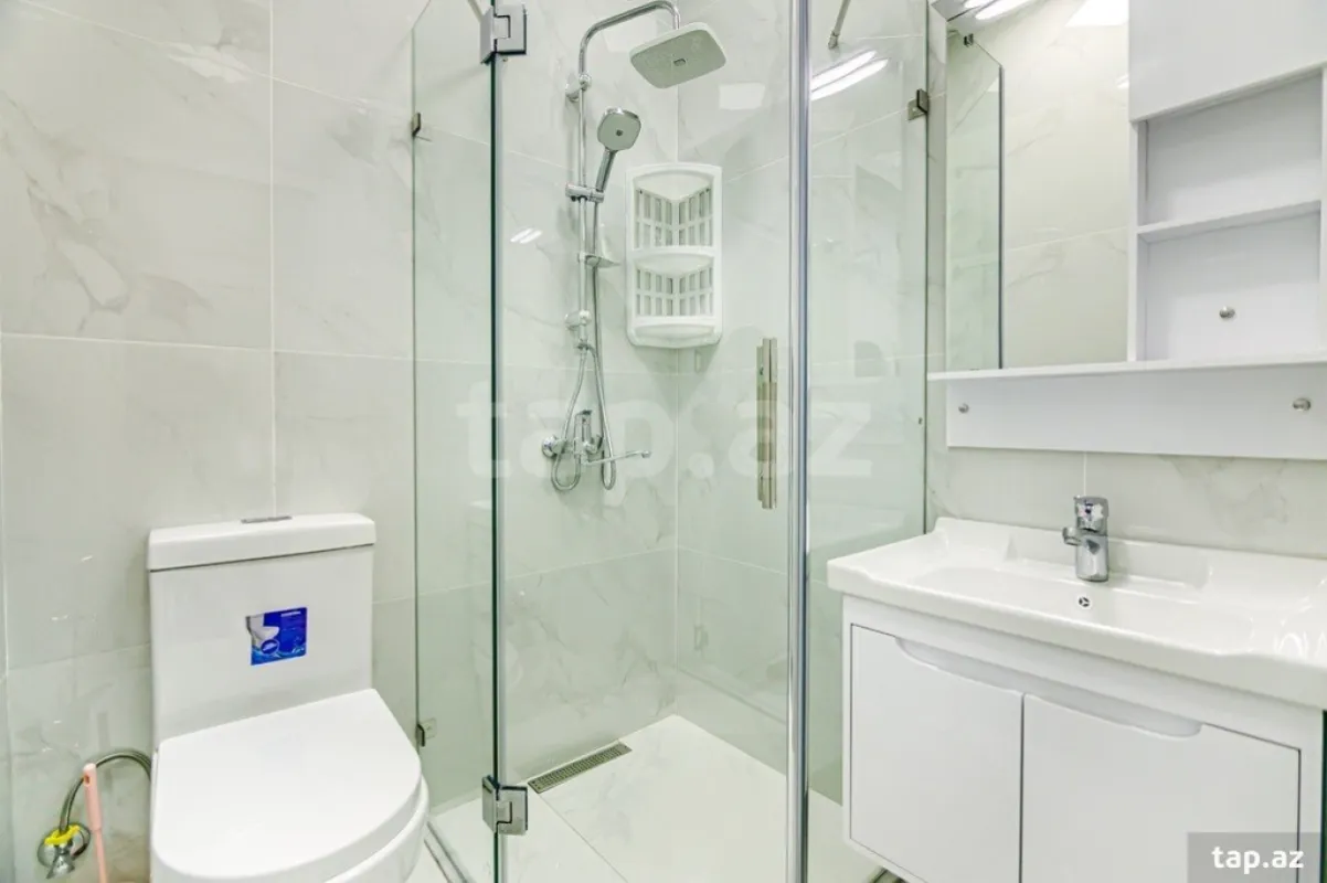 Kirayə verilir 2 otaqlı yeni tikili 80 m²