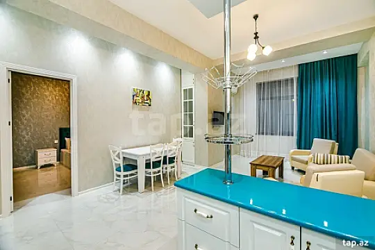 Kirayə verilir 2 otaqlı yeni tikili 80 m²