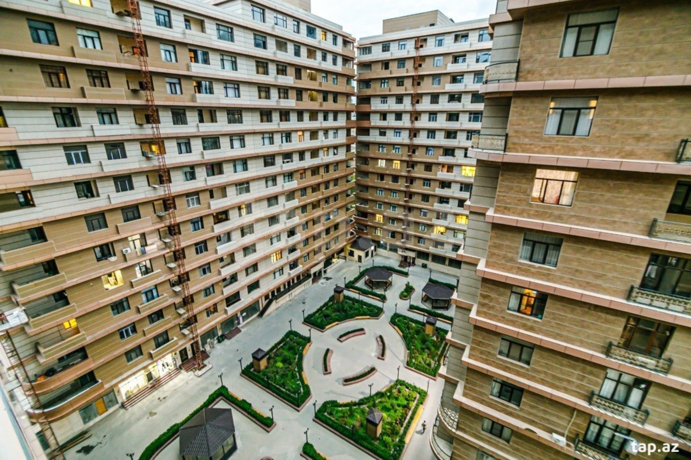 Kirayə verilir 2 otaqlı yeni tikili 80 m²