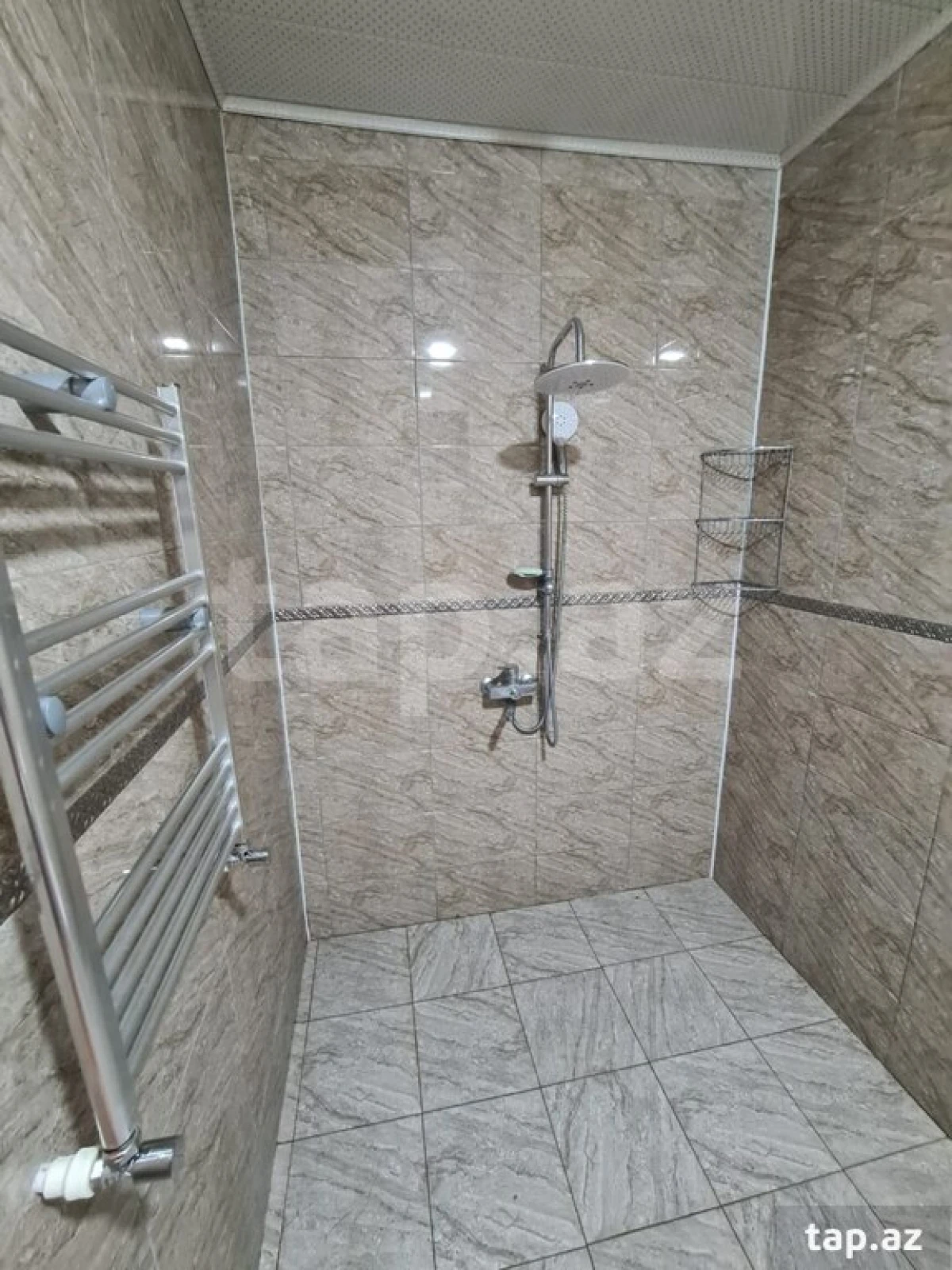 Kirayə verilir 3 otaqlı həyət evi