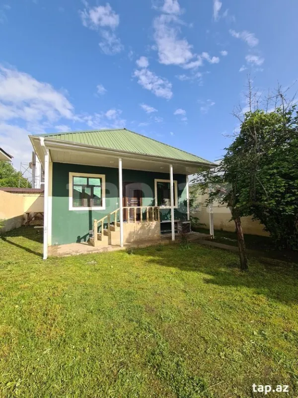 Kirayə verilir 3 otaqlı həyət evi