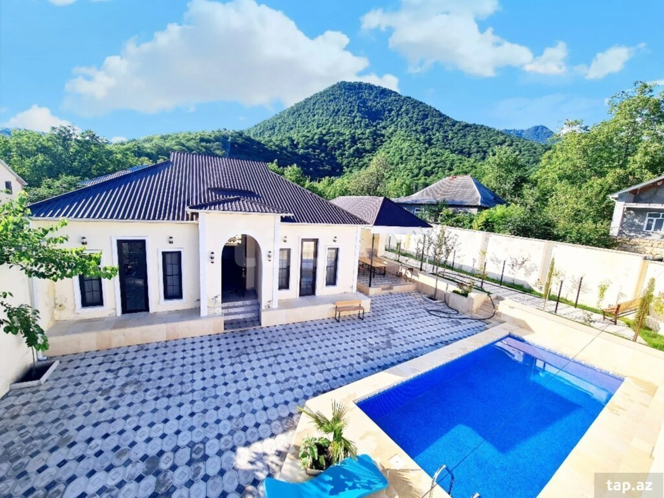 Kirayə verilir 3 otaqlı həyət evi