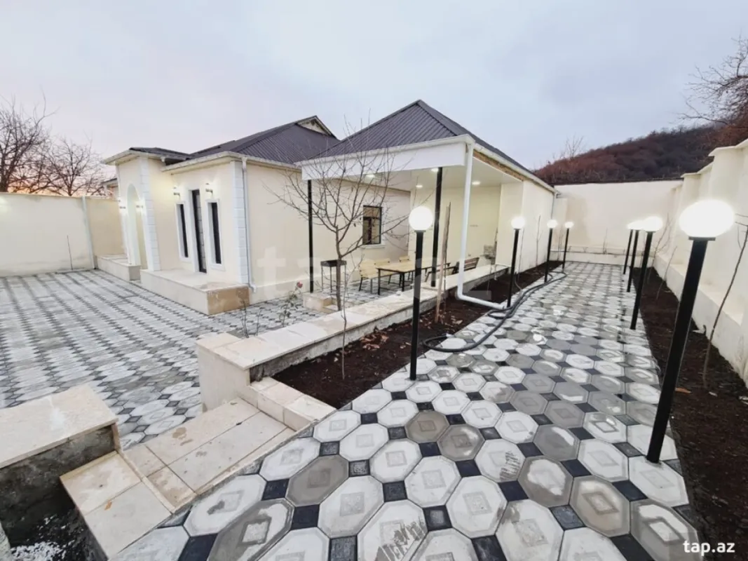 Kirayə verilir 3 otaqlı həyət evi