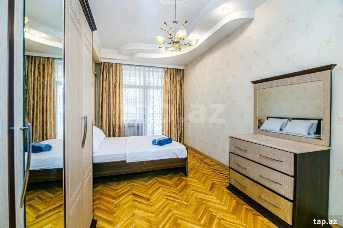 Kirayə verilir 3 otaqlı yeni tikili 170 m²