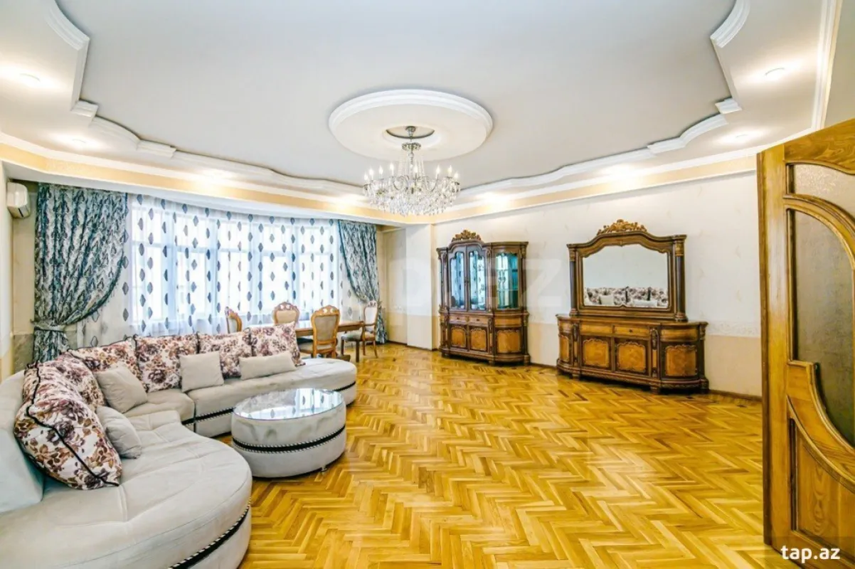 Kirayə verilir 3 otaqlı yeni tikili 170 m²