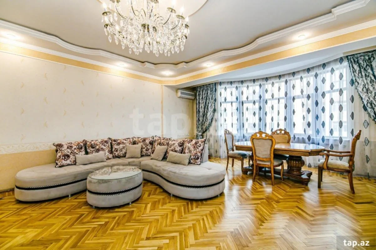 Kirayə verilir 3 otaqlı yeni tikili 170 m²